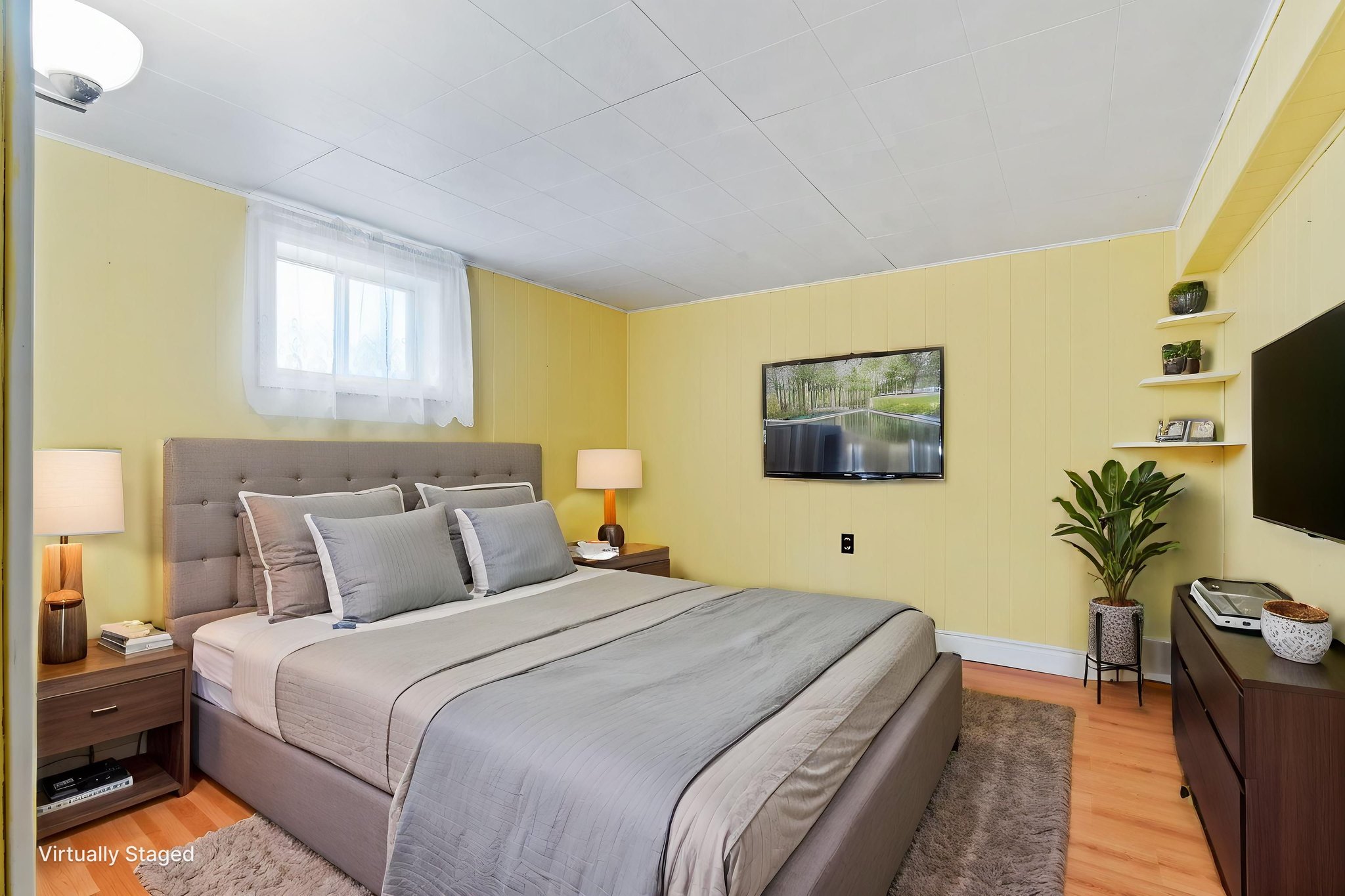 11 Melrose-13 virtually staged.jpeg