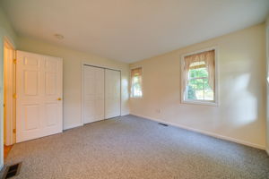  11 Mohegan Square, Mansfield, CT 06250, US Photo 19