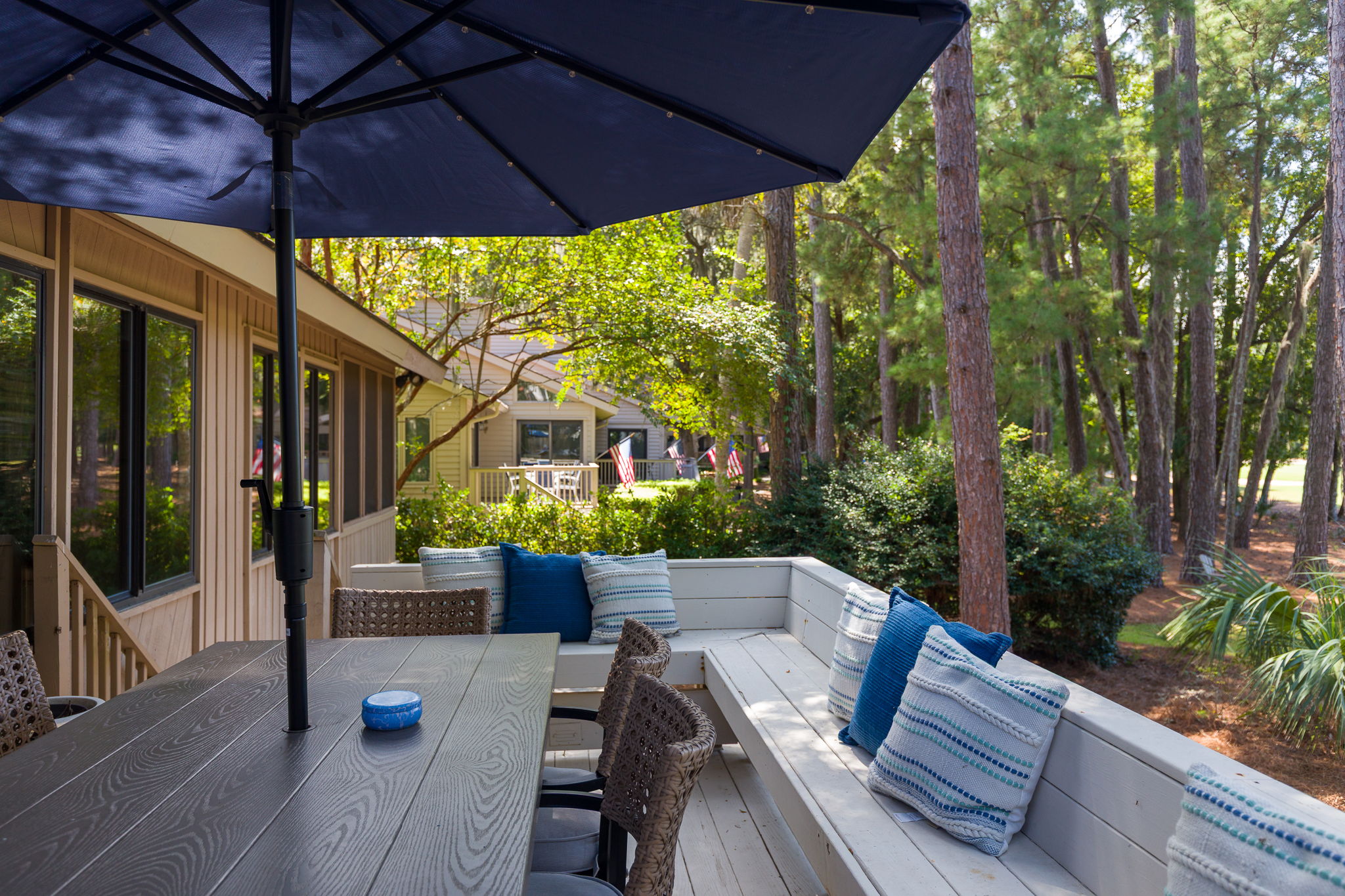 Large seating area on the deck.