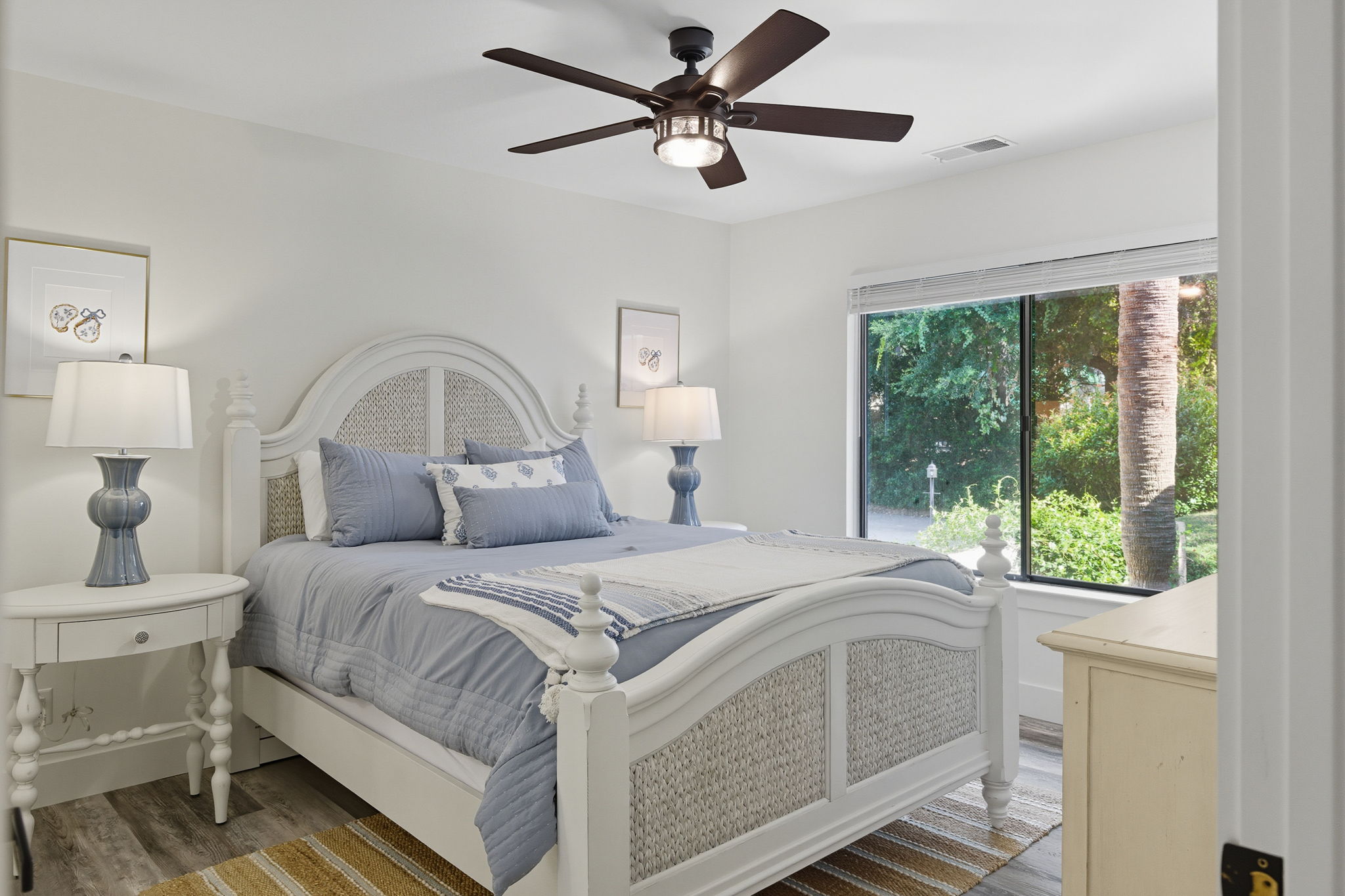 Guest bedroom 1 with Queen bed.