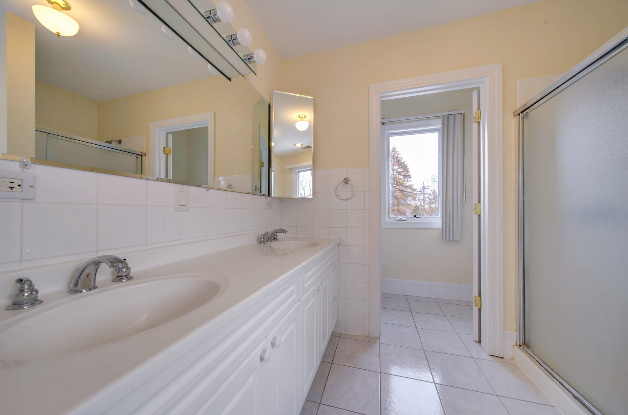 Main Bedroom - Bathroom