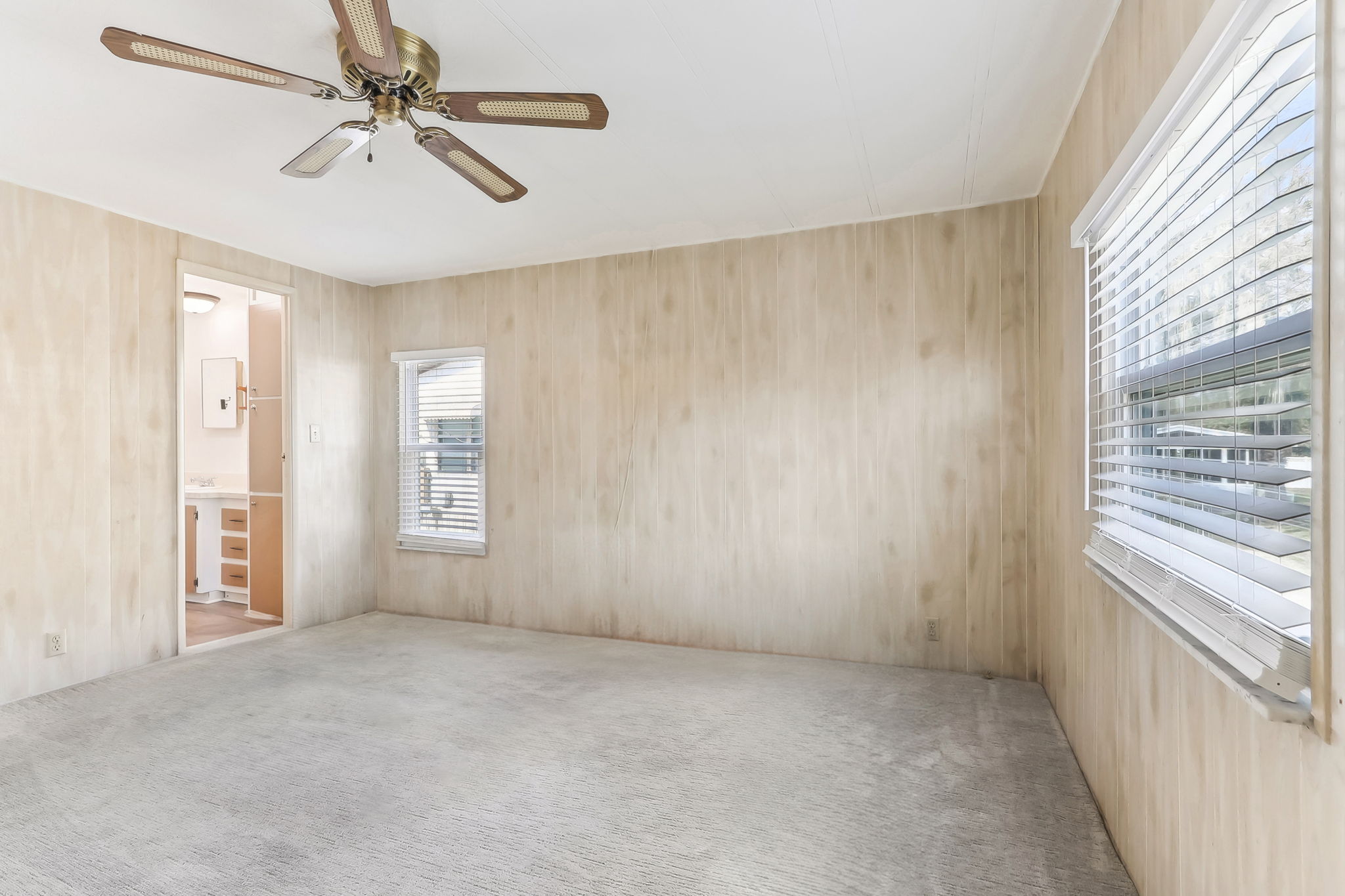 Orangewood Dr-026r