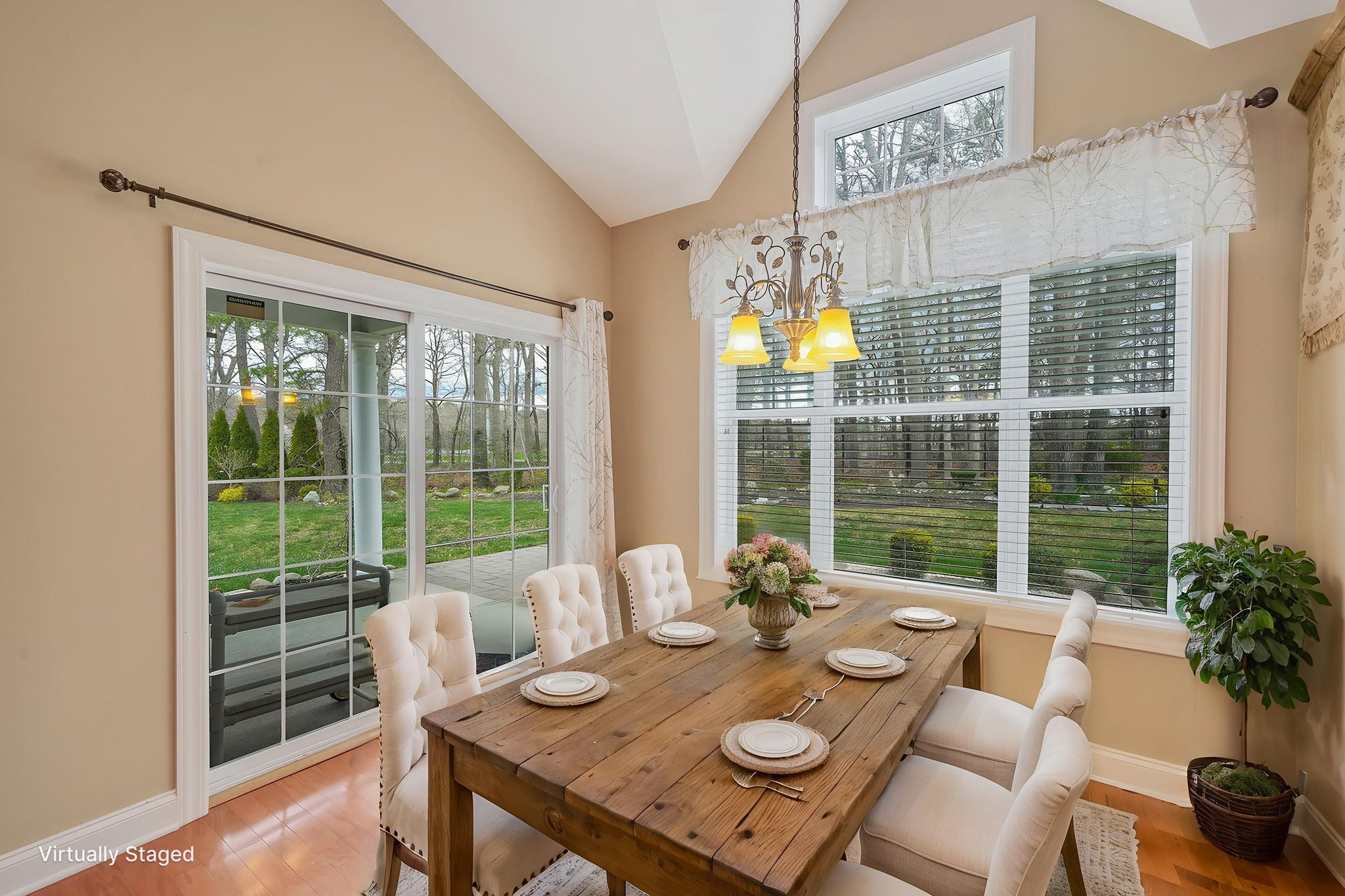 19106 sending 0074 virtually staged.jpeg