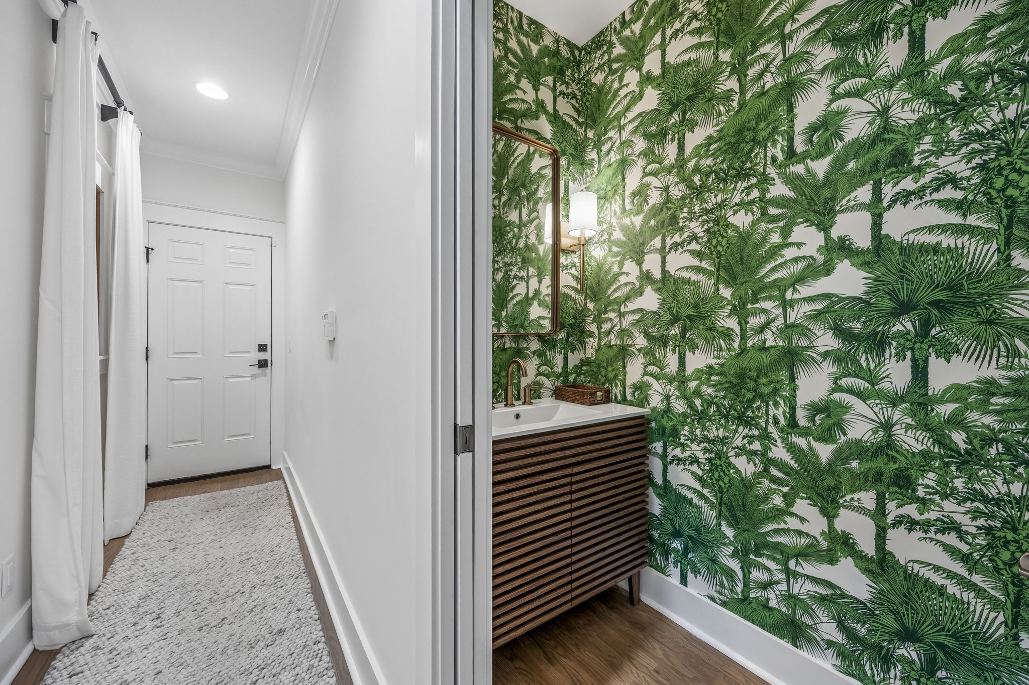 Hallway/Half Bathroom