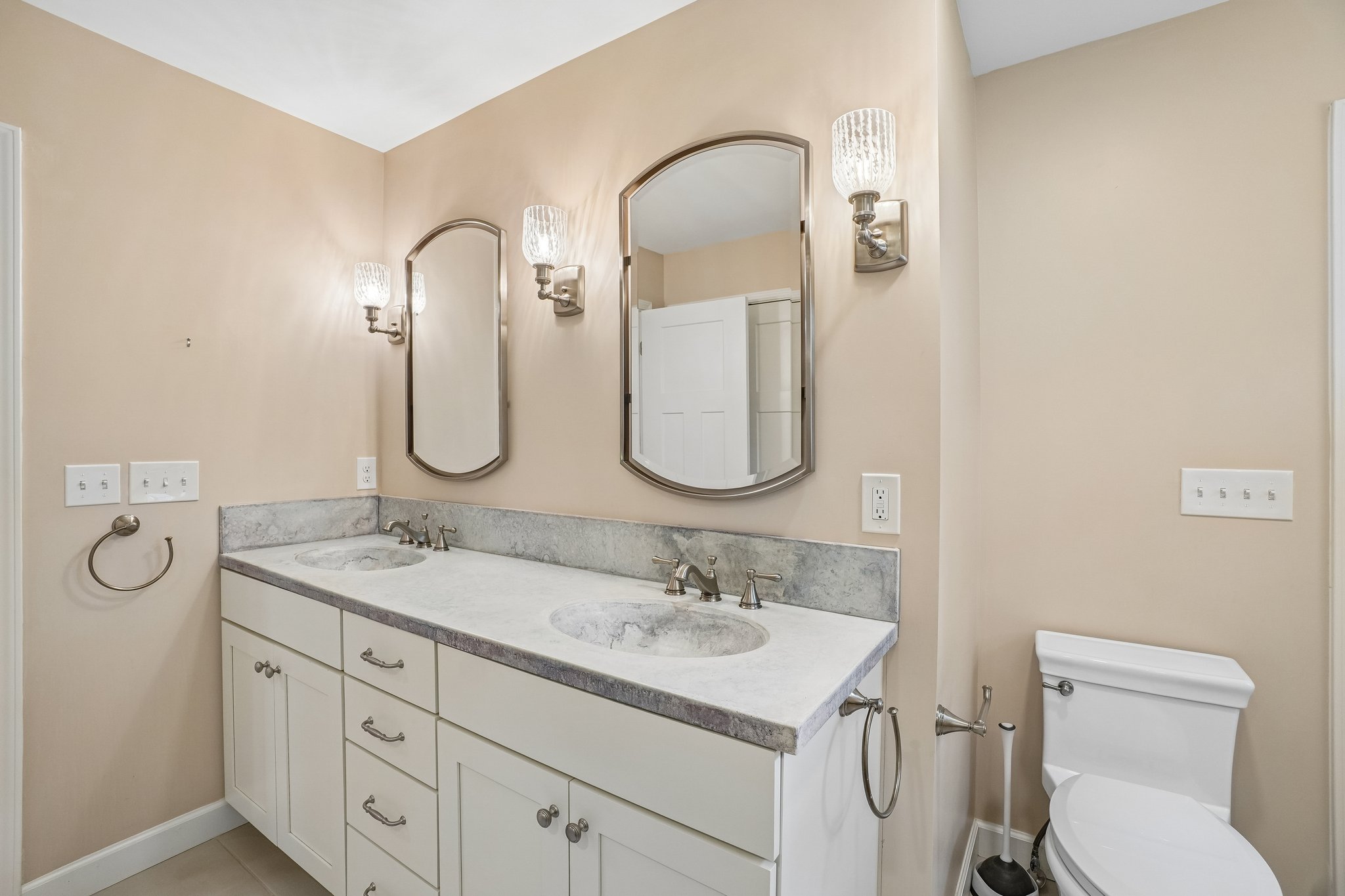 Ridgewood Ave-S1308-031.jpg