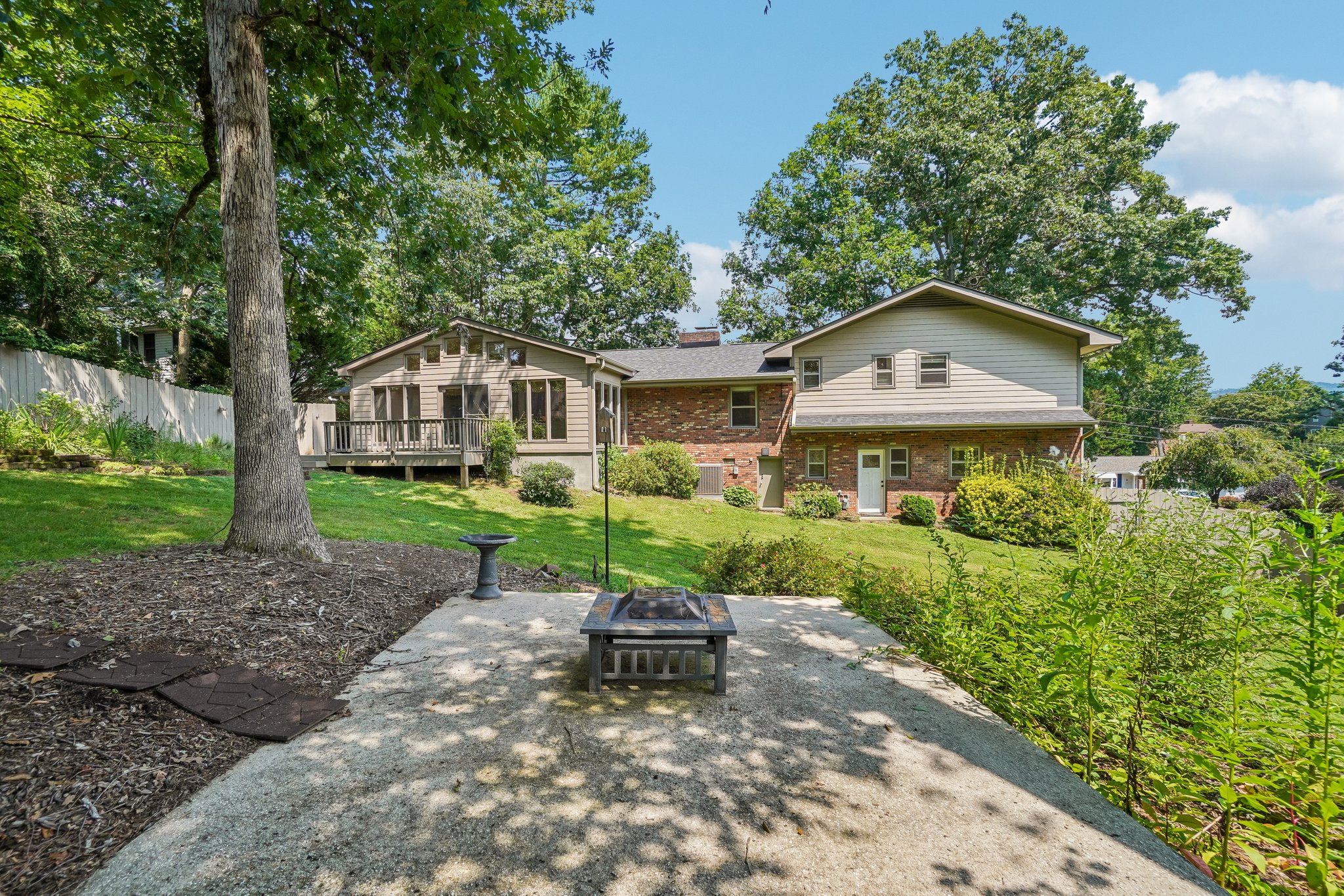 Ridgewood Ave-S1308-054.jpg