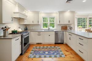  11 S Pleasant St, Hingham, MA 02043, US Photo 11