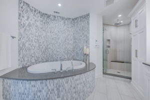 Master Bathroom1b