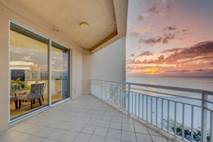 Kitchen Balcony1b