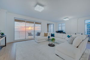 Living Room1b