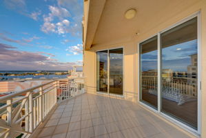 Side Bedrooms Balcony1a