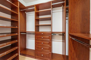 Master Bedroom Walk-in Closet1