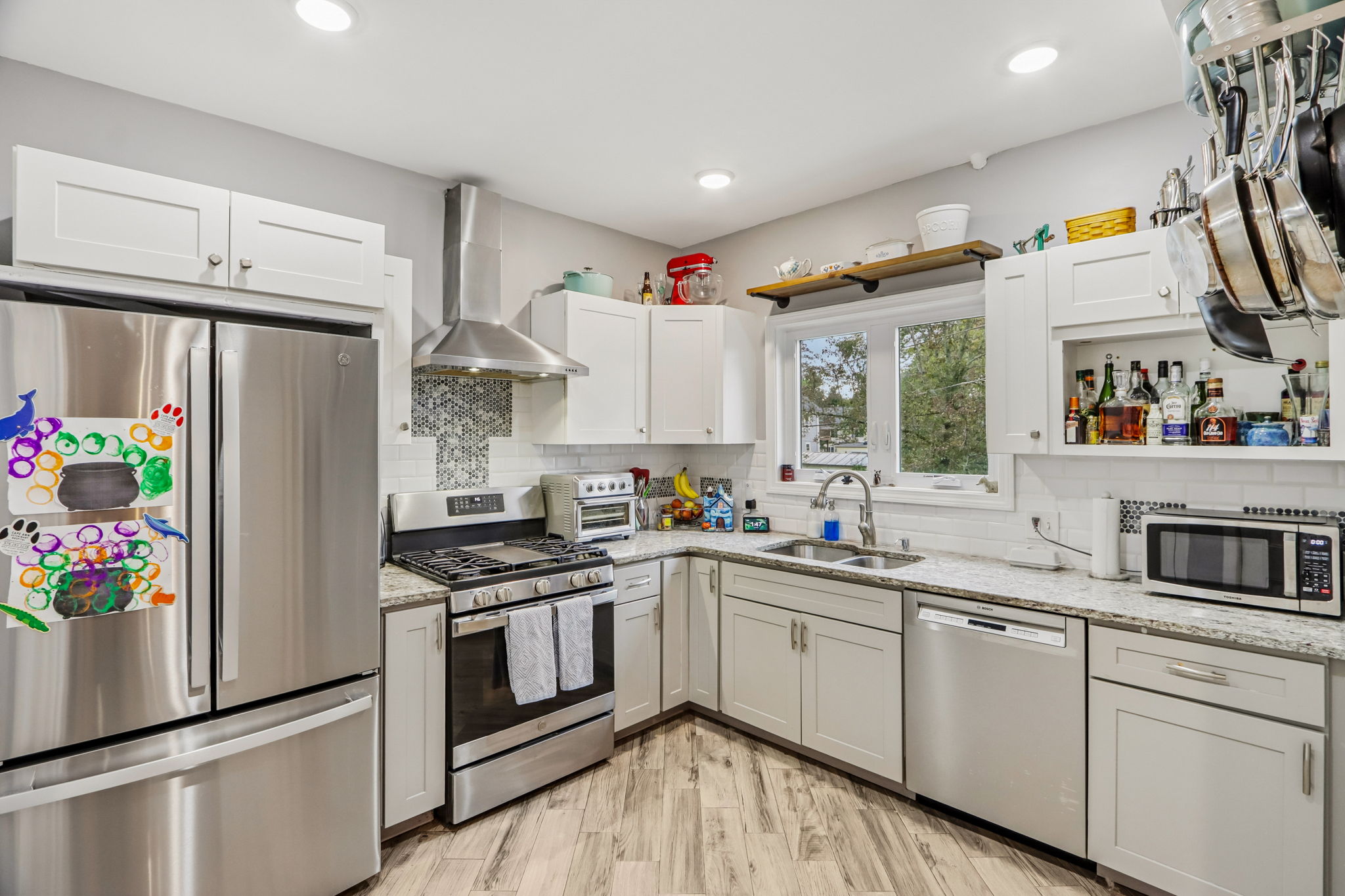 Sharon St-S3009-008r