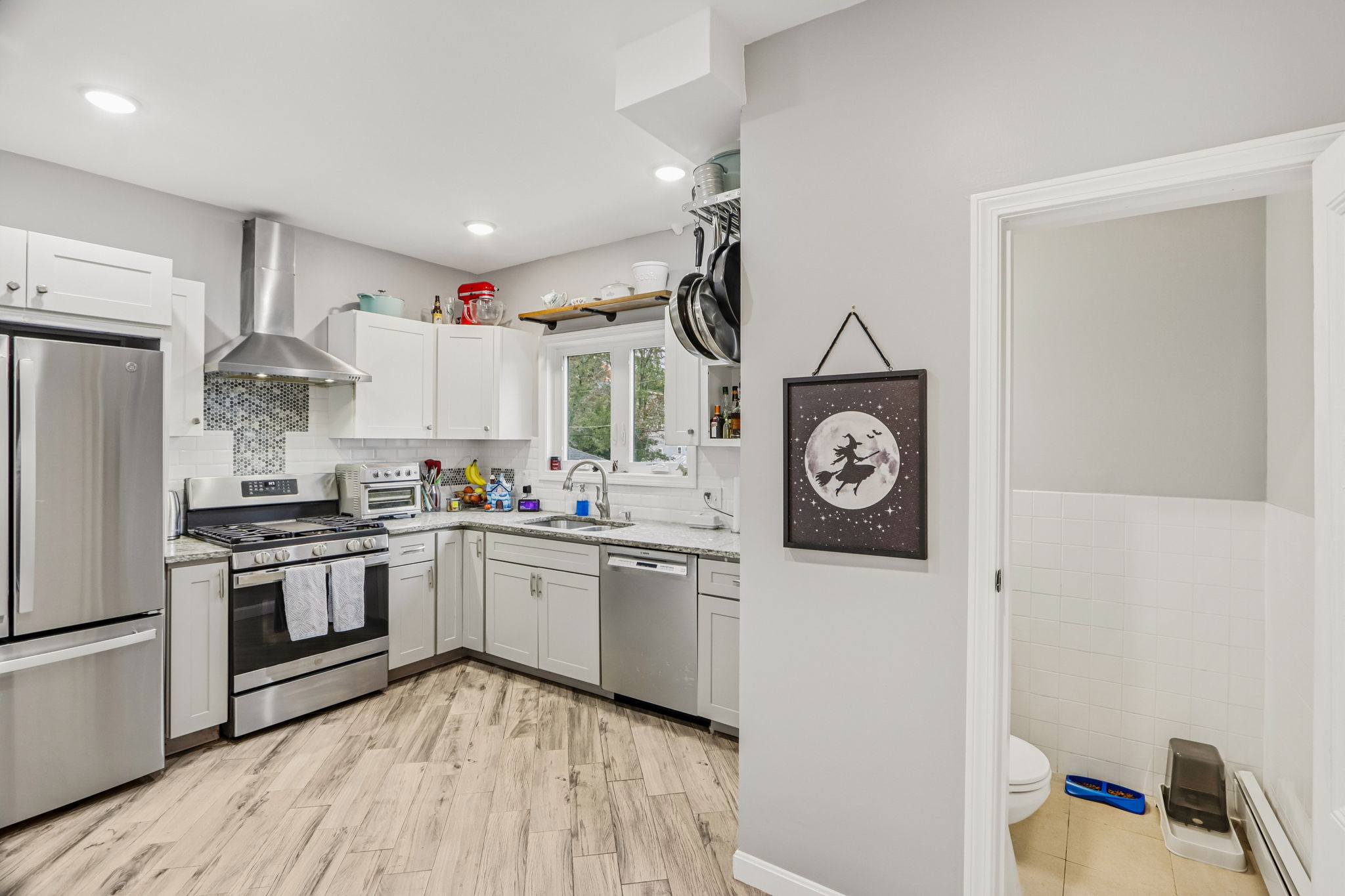 Sharon St-S3009-009r