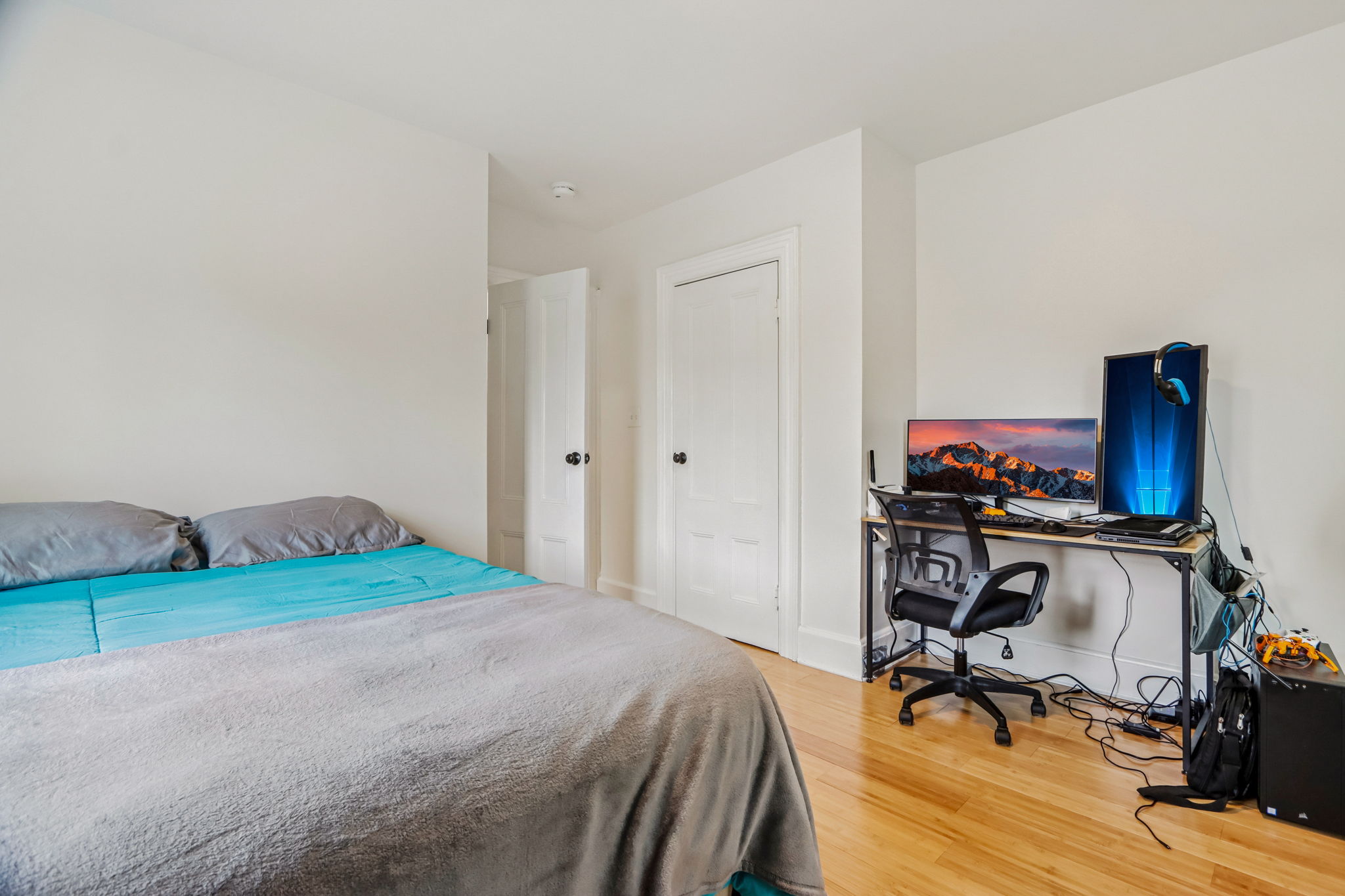 Sharon St-S3009-018r