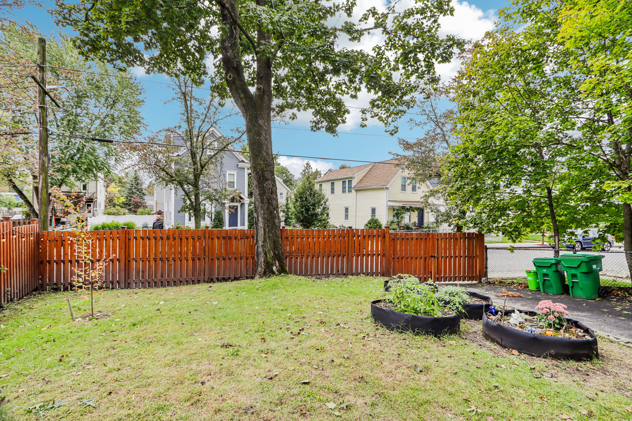 Sharon St-S3009-038r