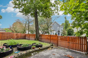Sharon St-S3009-037r