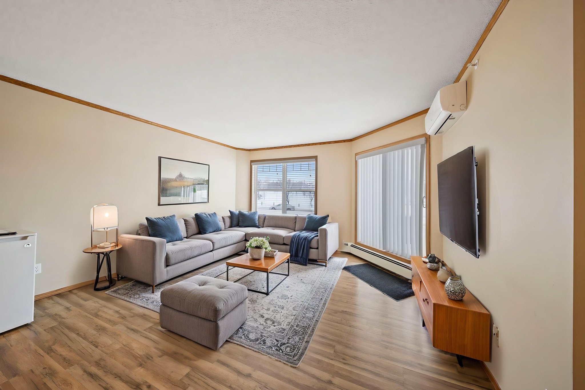 IMG_7404 virtually staged.jpeg