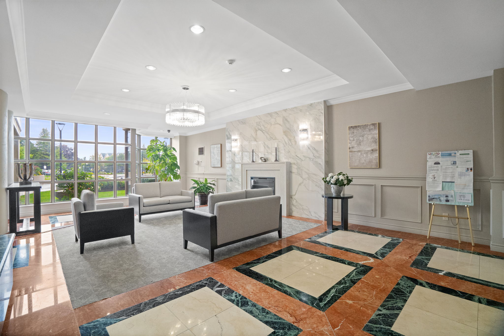 11 Townsgate Dr Unit 1204 Vaughan, ON L4J 8G4