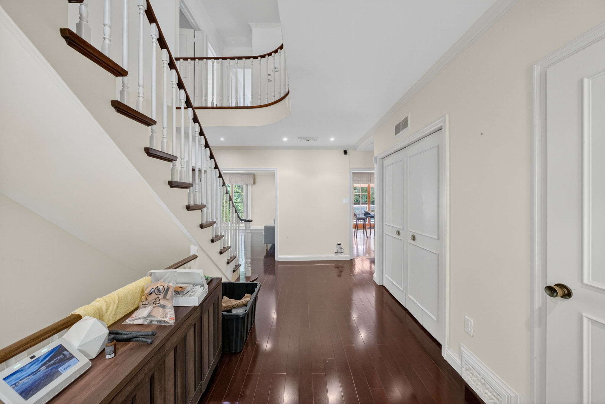 11 Tudor Gate Toronto, ON M2L 1N3