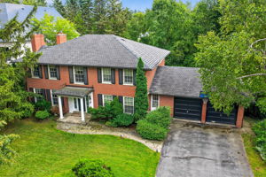 11 Tudor Gate, Toronto ON