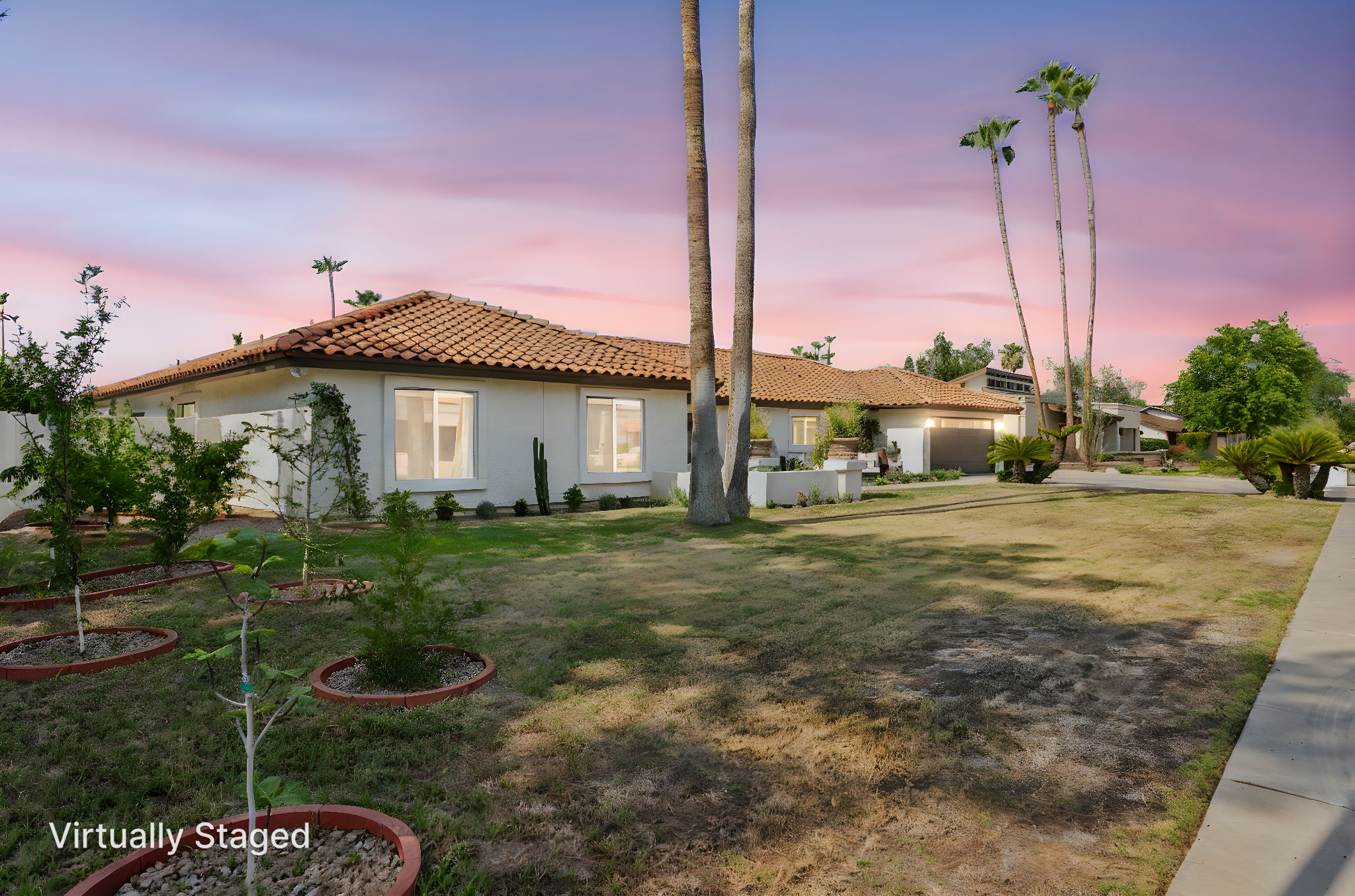 11 W Marconi Ave, Phoenix, AZ 85023 - 004 day to dusk.jpeg