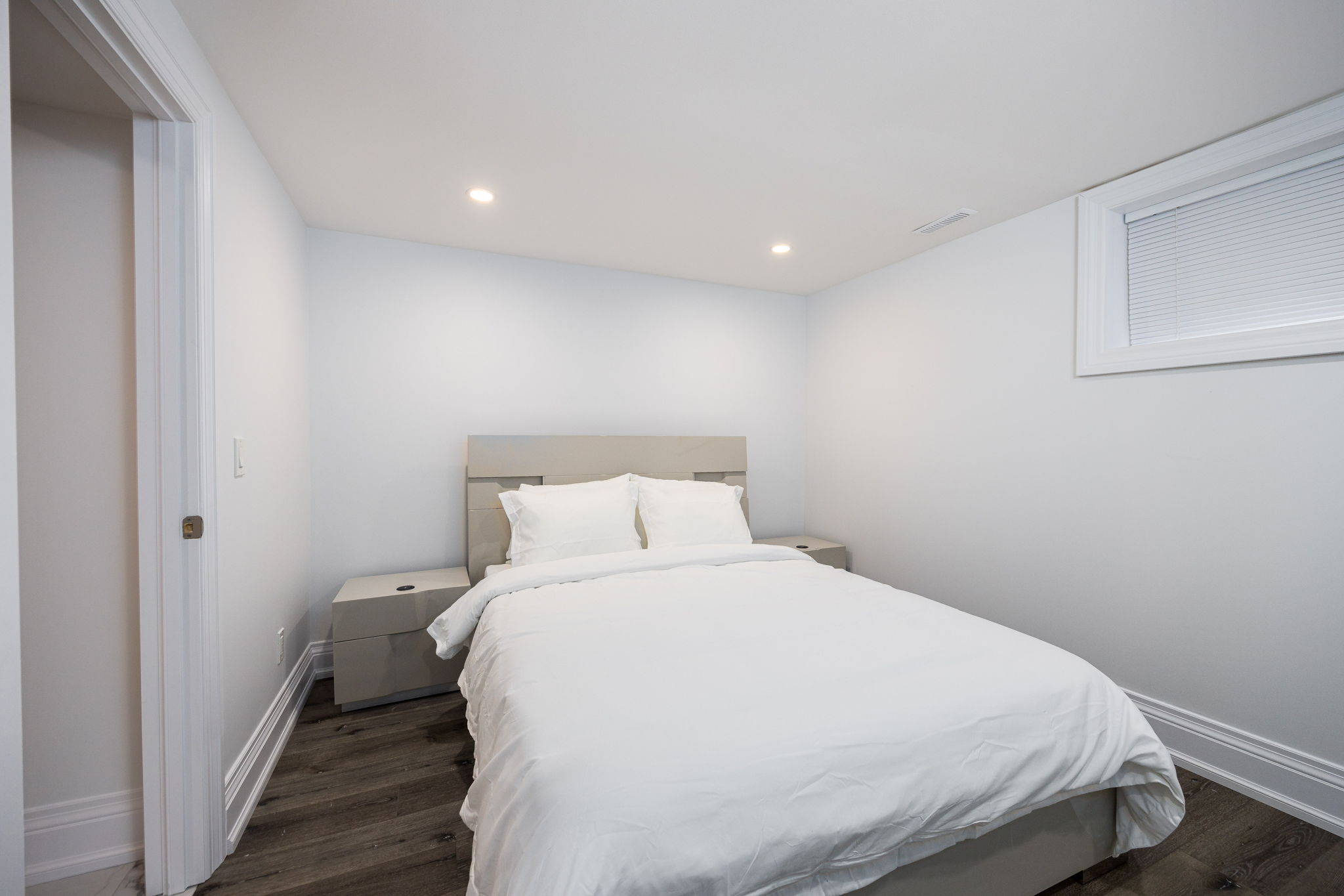 Toronto property showcase — delivered property photograph 28