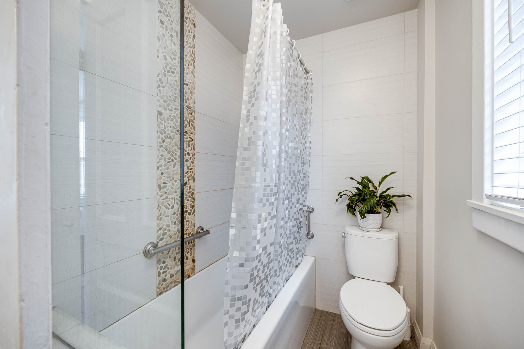 Toronto property showcase — delivered property photograph 32