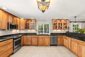 11 Woodbury Ct, Salem, MA 01970, USA Photo 54