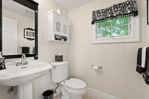 11 Woodbury Ct, Salem, MA 01970, USA Photo 68