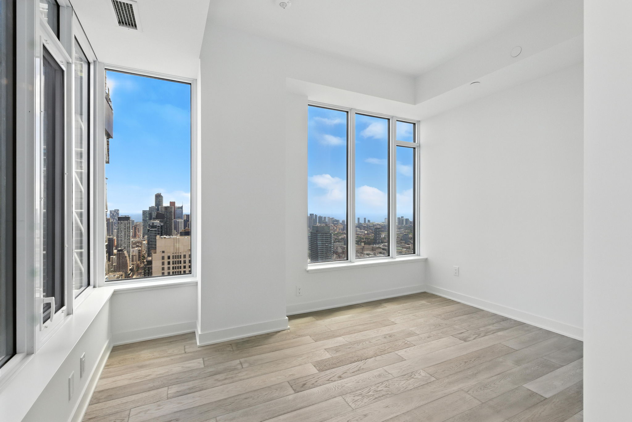 Toronto property showcase — delivered property photograph 15