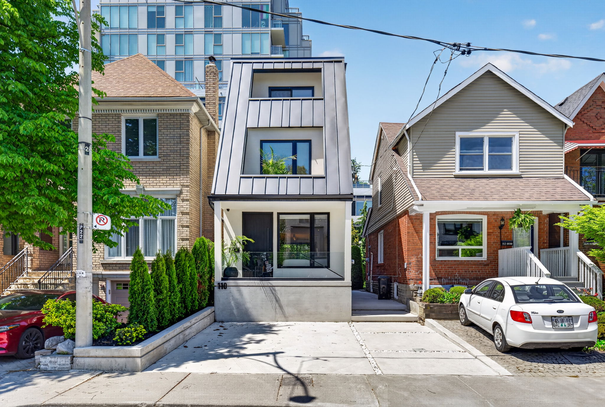110 Banff Rd Toronto, ON M4P 2P5