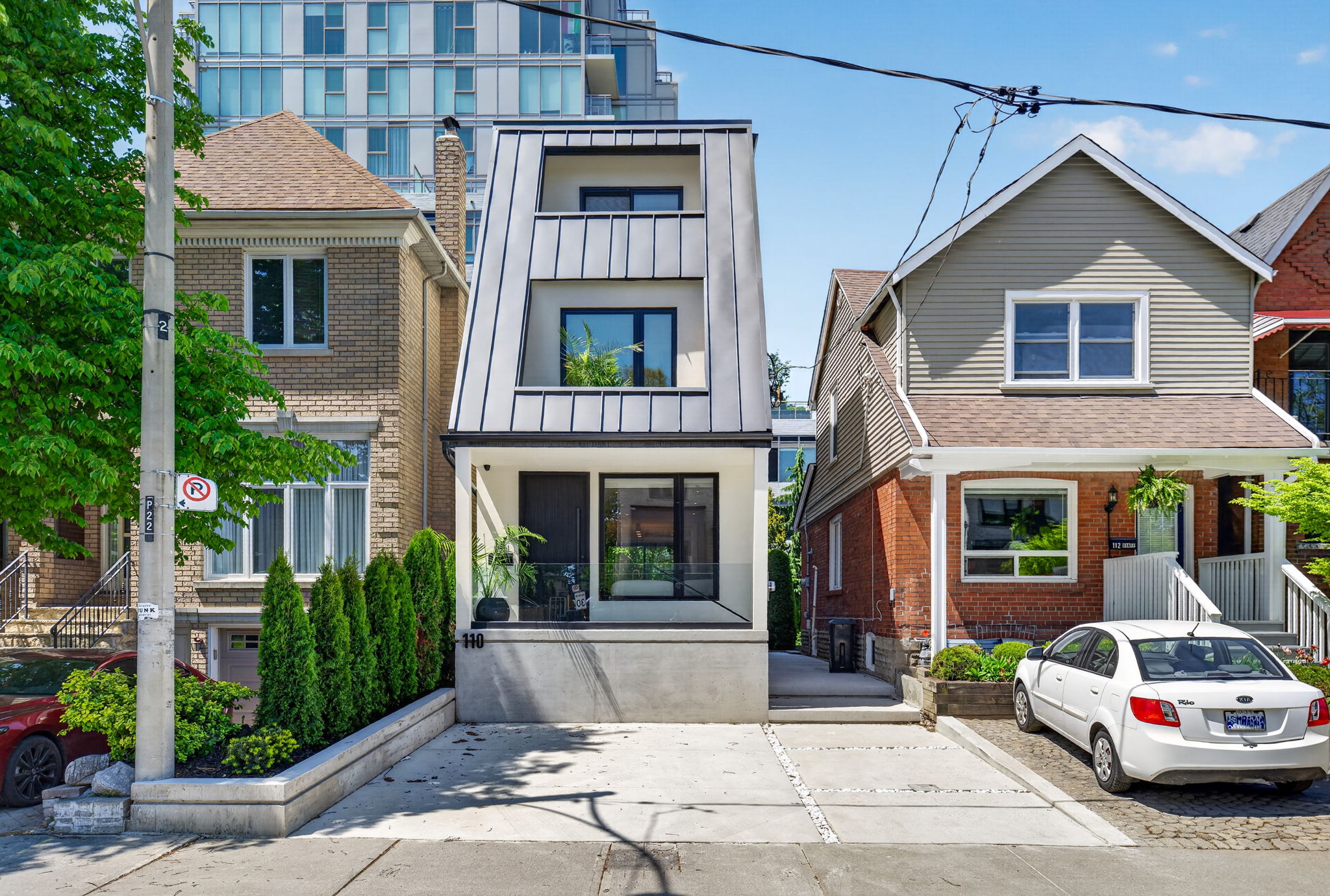 110 Banff Rd Toronto, ON M4P 2P5