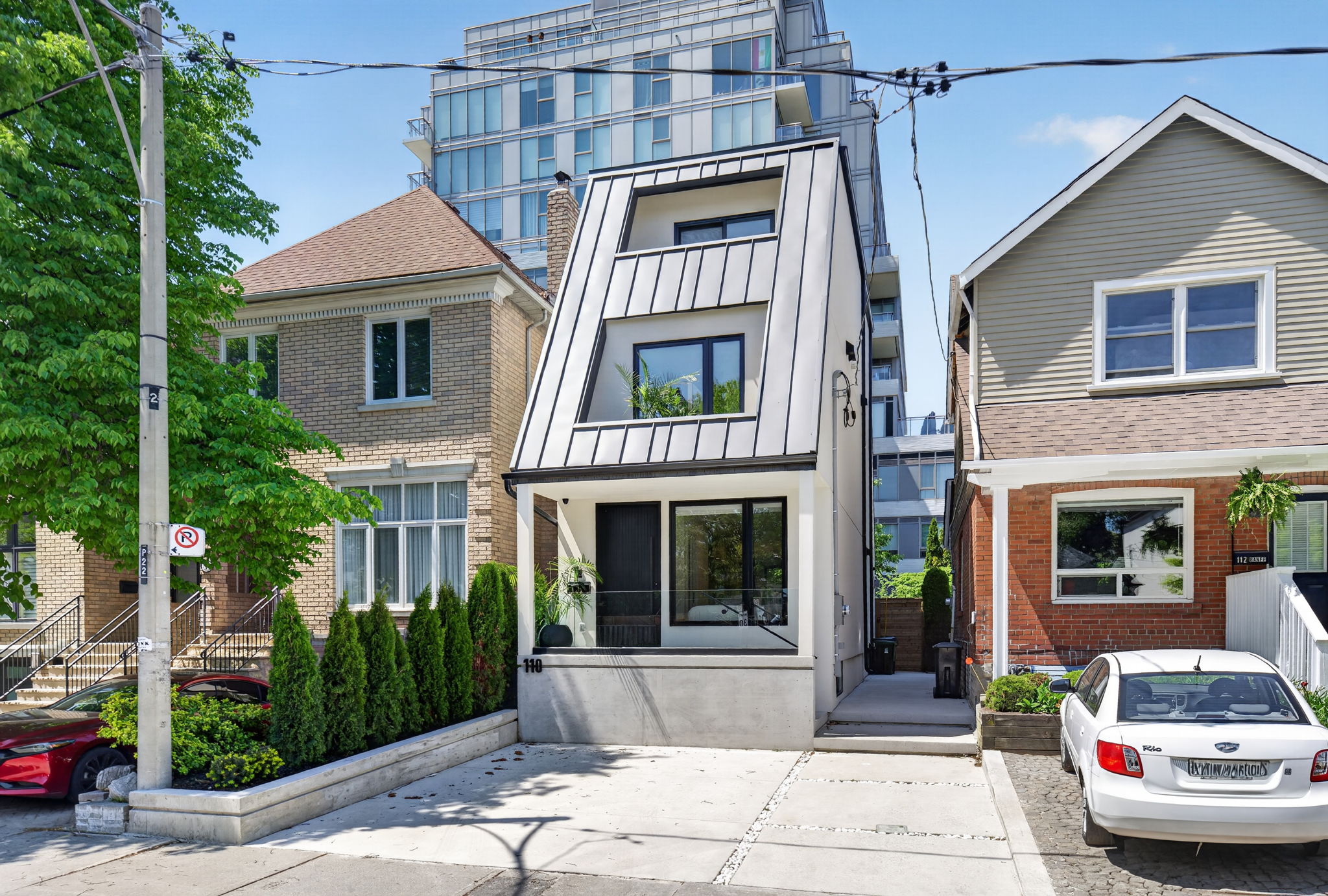 110 Banff Rd Toronto, ON M4P 2P5