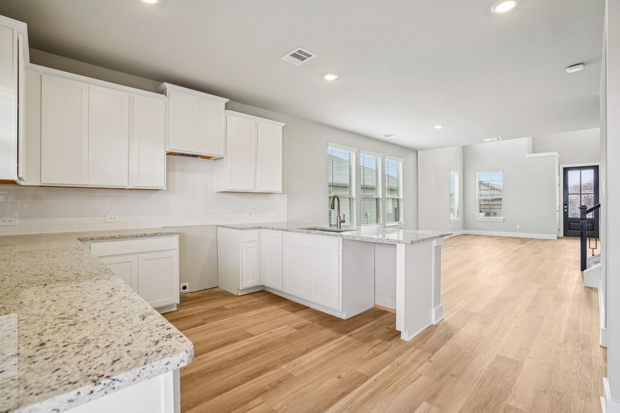 San Antonio - Legendary Trails - 110 Barton Point Schertz TX 78108 - 010