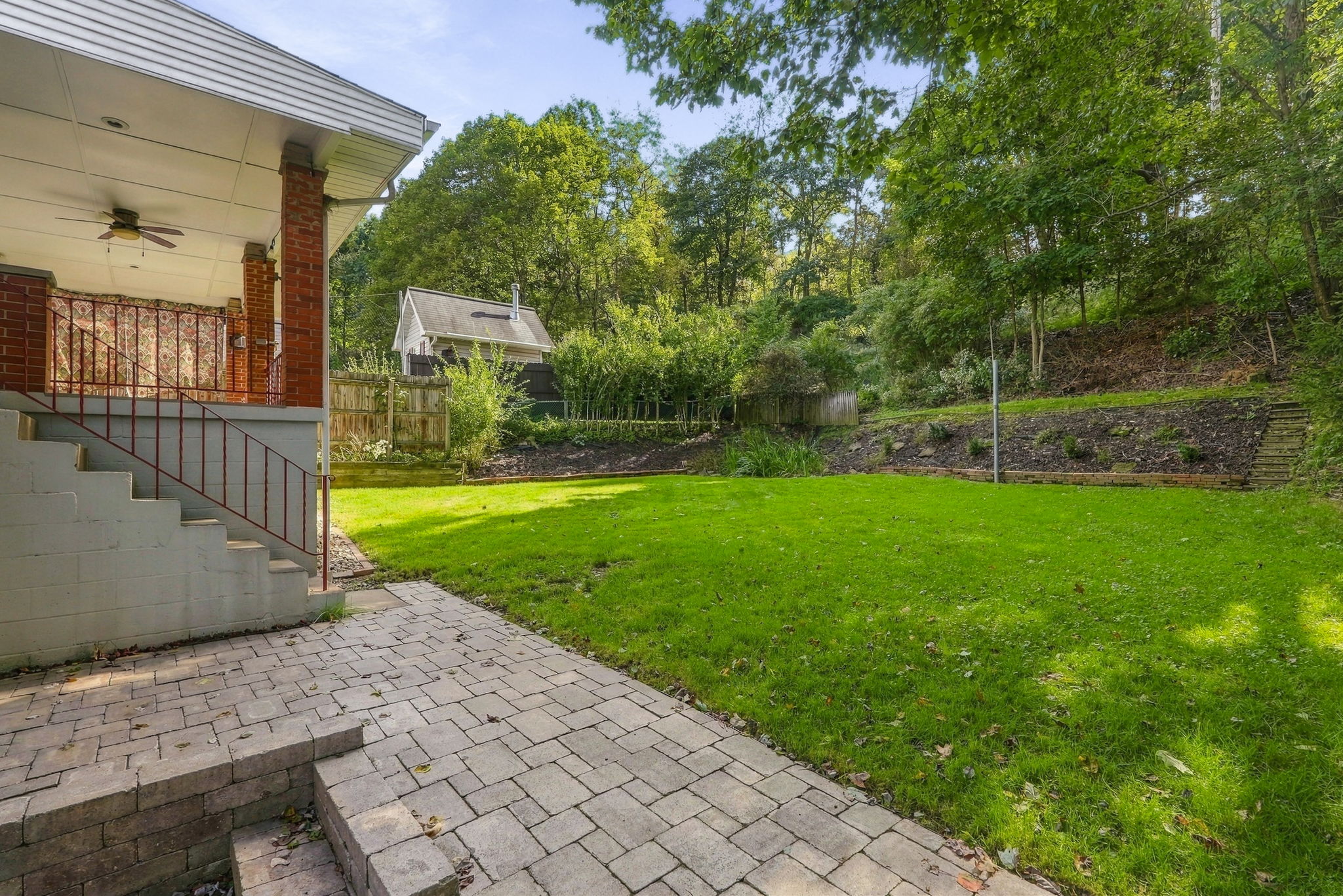  Photo 38