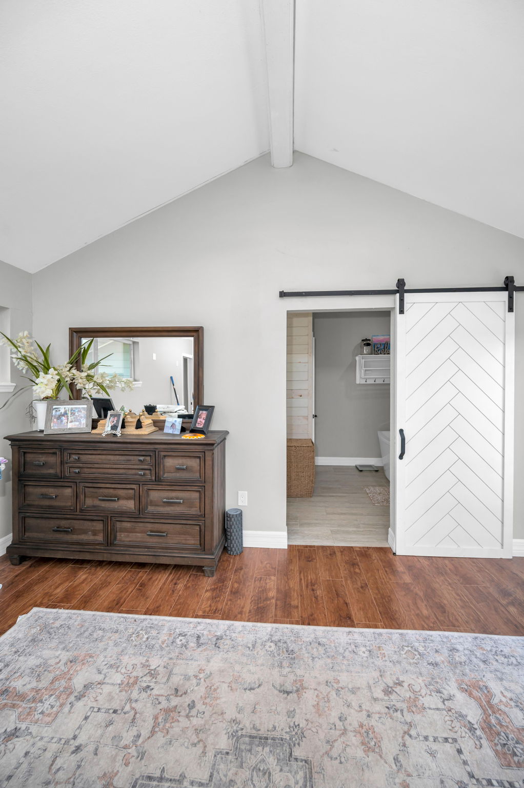 Upper Level Primary Bedroom1d