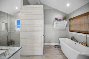 Upper Level Primary Bathroom1a