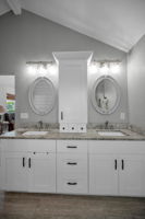 Upper Level Primary Bathroom1d