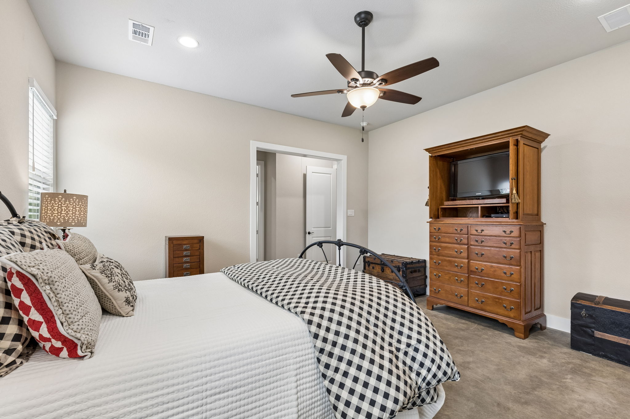 110Coolidge_009