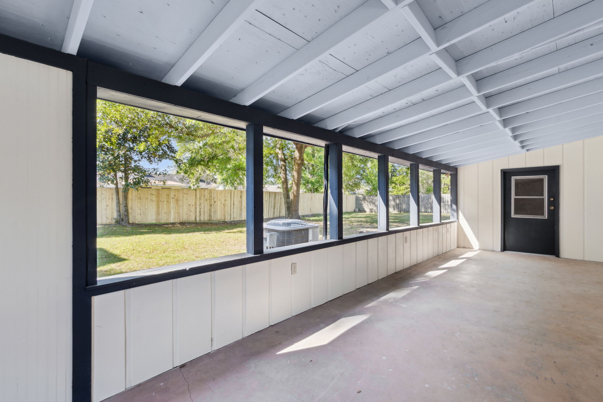 Screened-in Porch