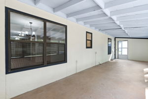 Screened-in Porch