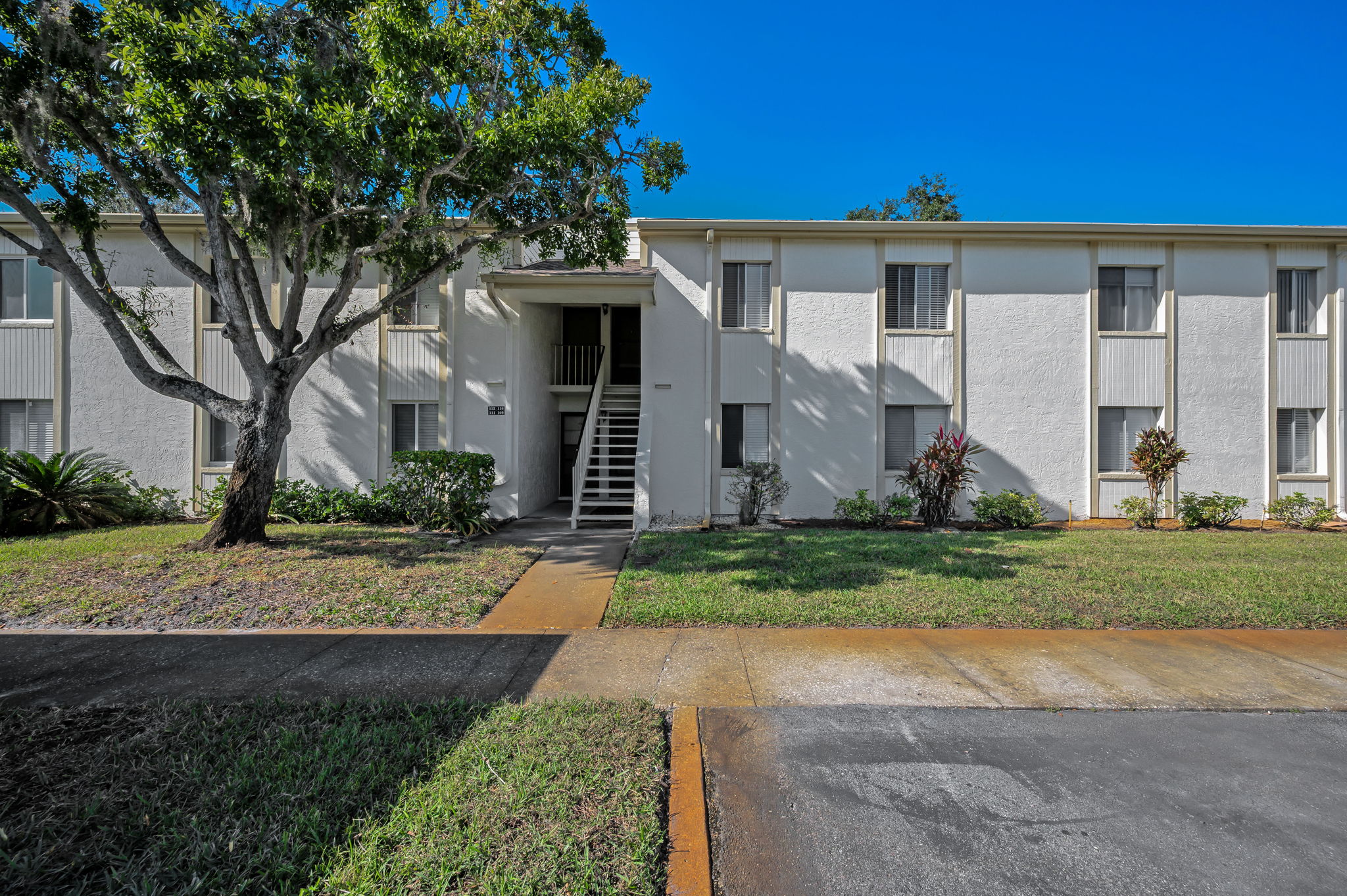 Front Exterior3