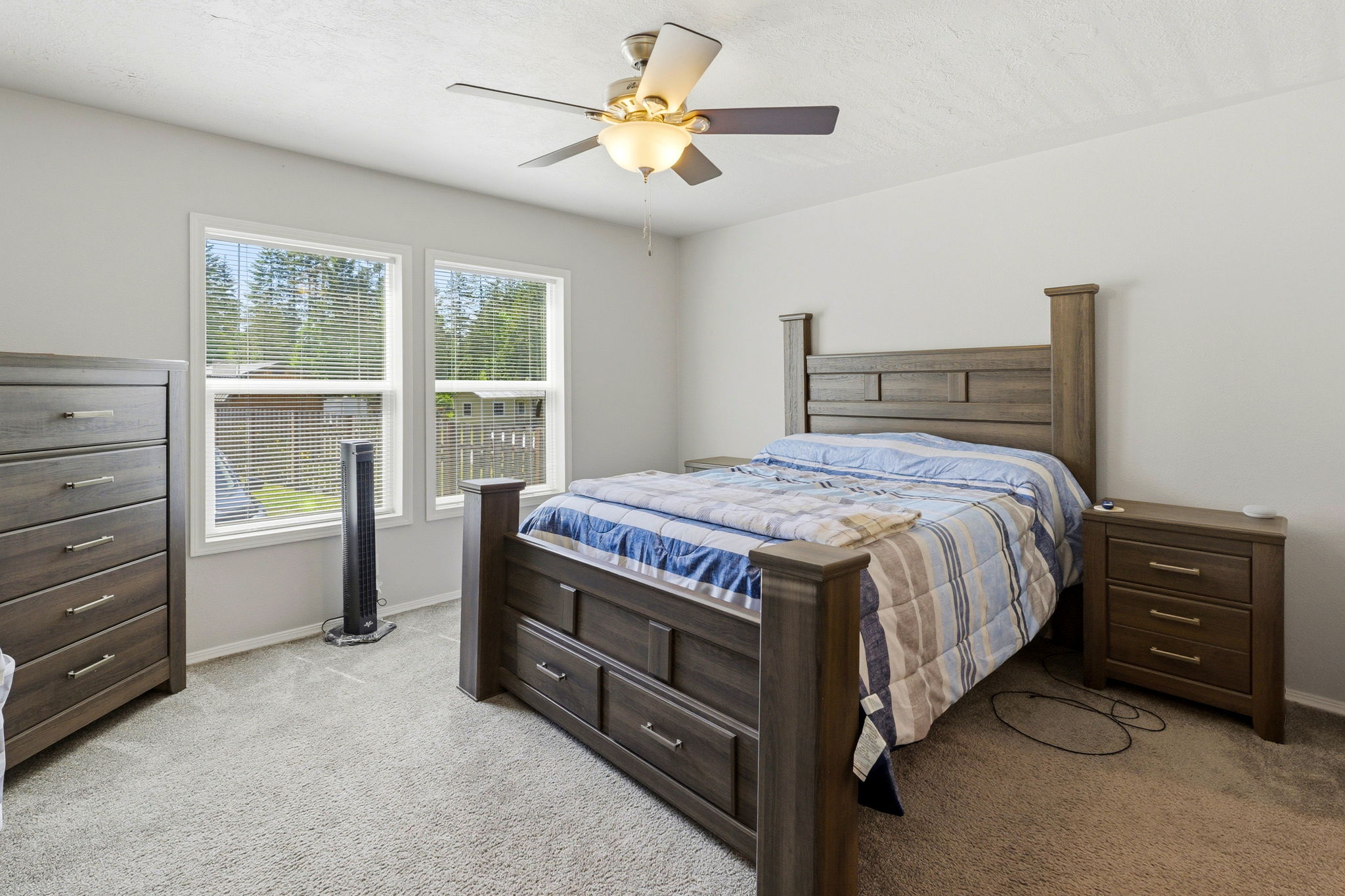  Photo 33