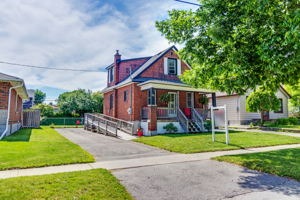 110 Gibbons St, Oshawa, ON L1J 4Y2, Canada Photo 0