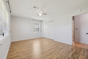Jones St-S2003-023.jpg