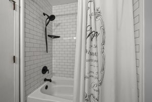  Photo 30