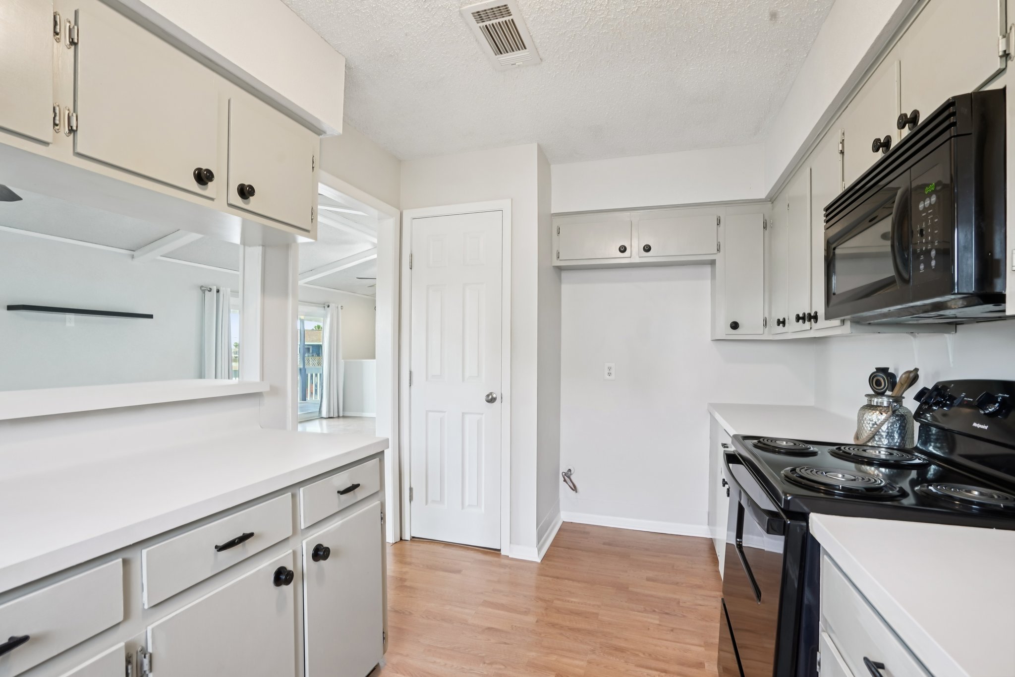 Mariner Ln-S2403-014.jpg