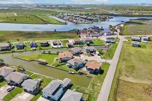 Mariner Ln-S2403-054.jpg