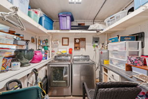  Photo 32